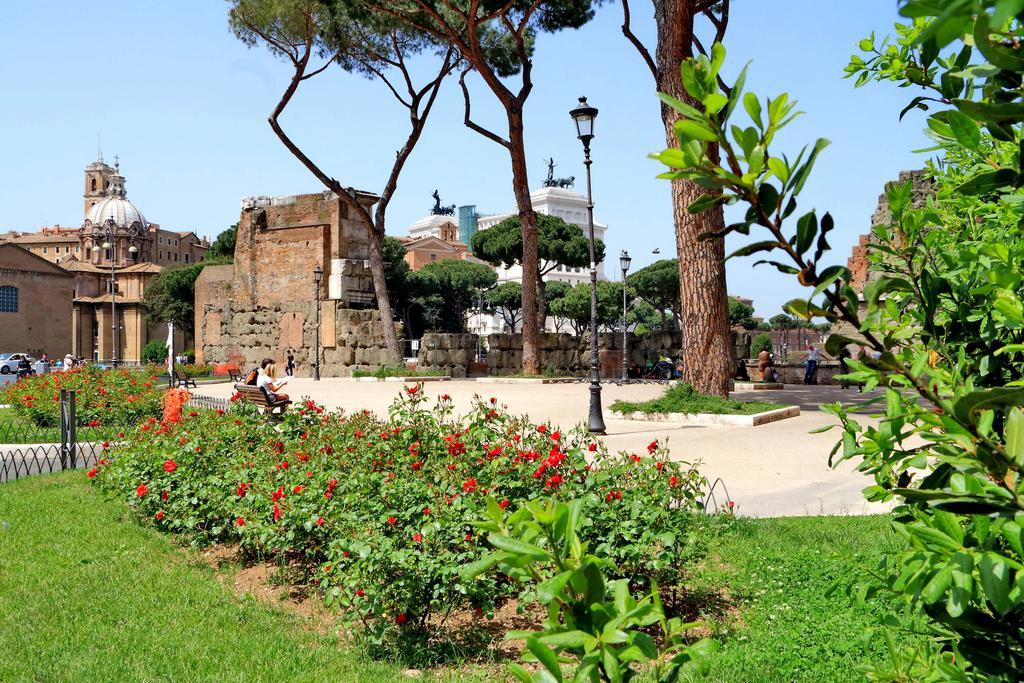 Cozy Apartment Fabia 300 Mt From Colosseum מראה חיצוני תמונה