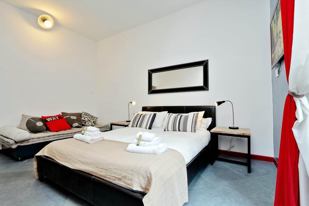 Cozy Apartment Fabia 300 Mt From Colosseum מראה חיצוני תמונה
