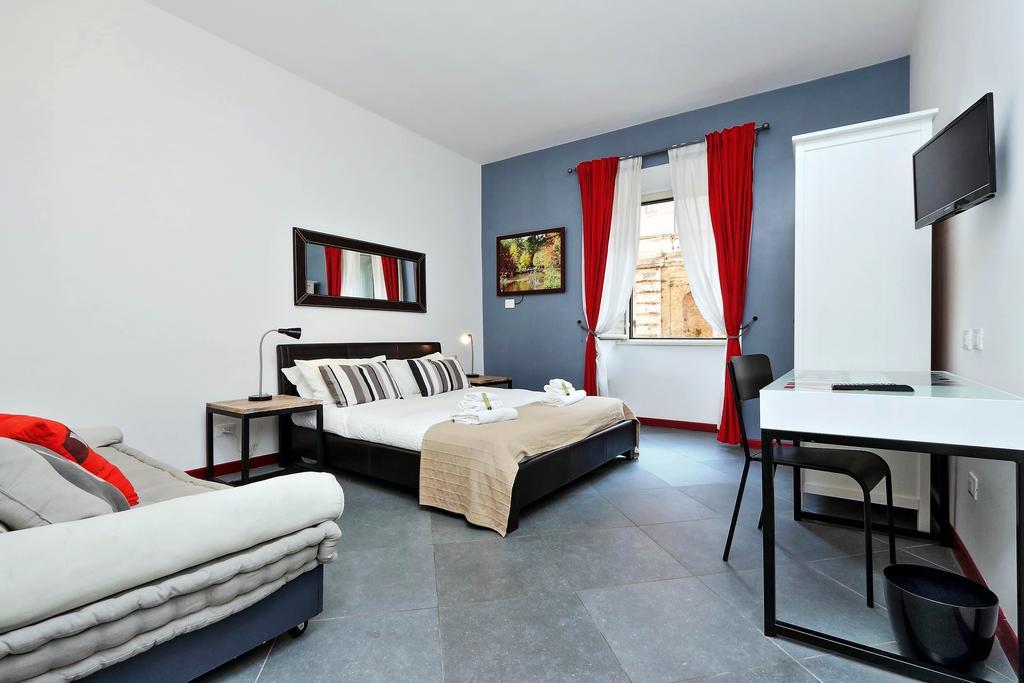 Cozy Apartment Fabia 300 Mt From Colosseum מראה חיצוני תמונה