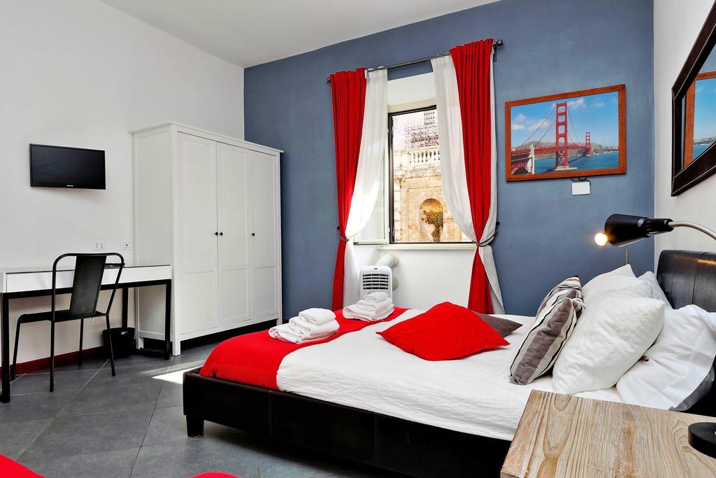 Cozy Apartment Fabia 300 Mt From Colosseum מראה חיצוני תמונה