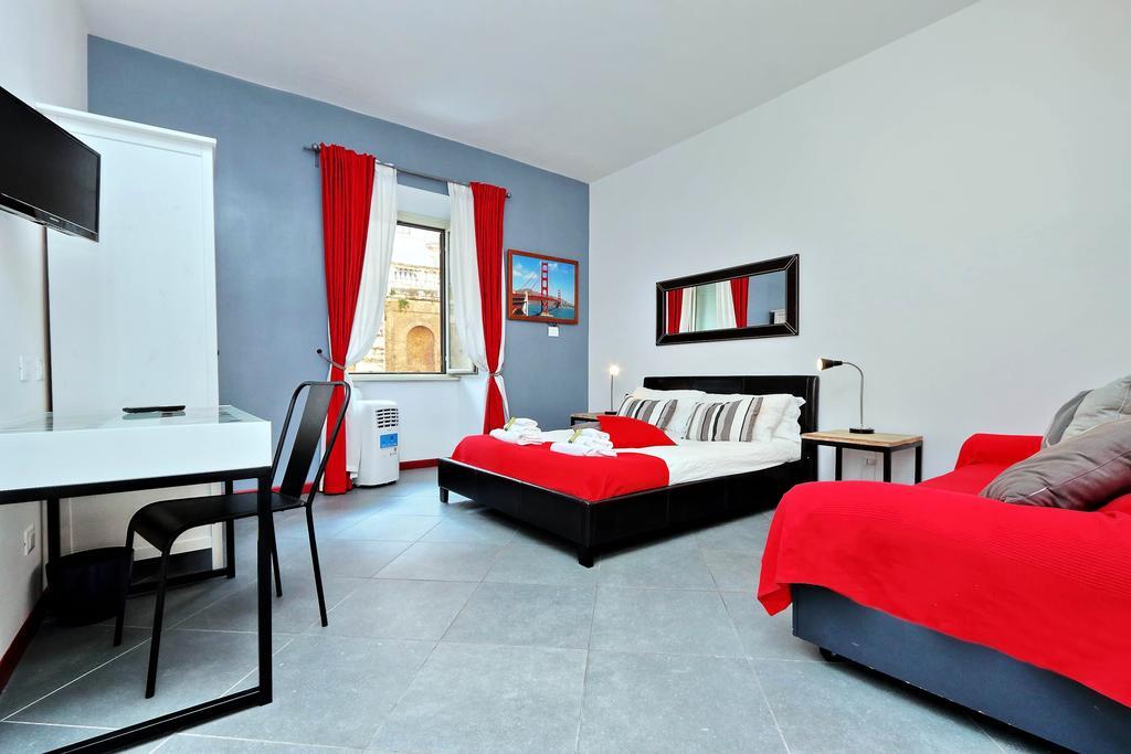 Cozy Apartment Fabia 300 Mt From Colosseum מראה חיצוני תמונה