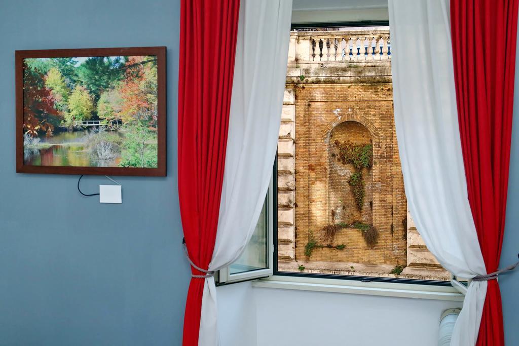 Cozy Apartment Fabia 300 Mt From Colosseum מראה חיצוני תמונה