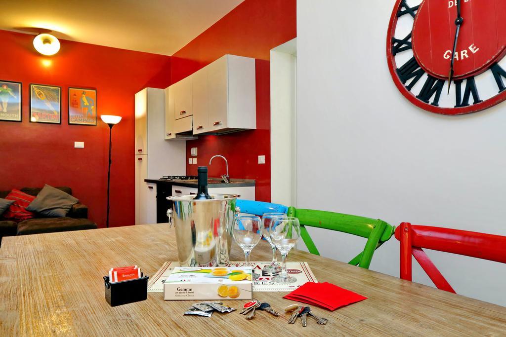 Cozy Apartment Fabia 300 Mt From Colosseum מראה חיצוני תמונה